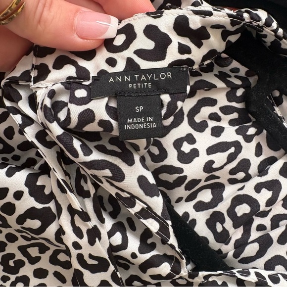 Ann Taylor Black and White Animal Print Button Down Shirt - Picture 3 of 3